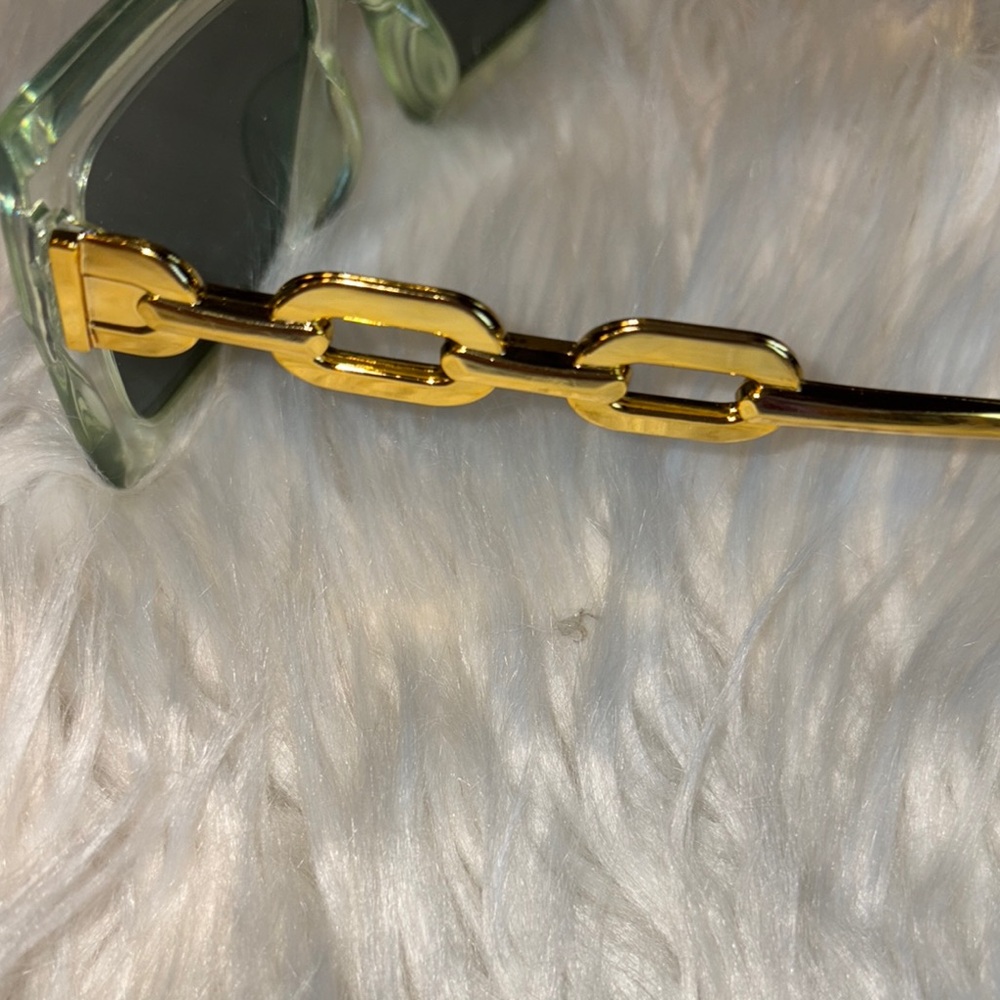 Stylish Green Sunglasses - Picture 4 of 4